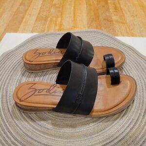 👡EUC~ ZODIAC BLACK TOE LOOP SANDAL
